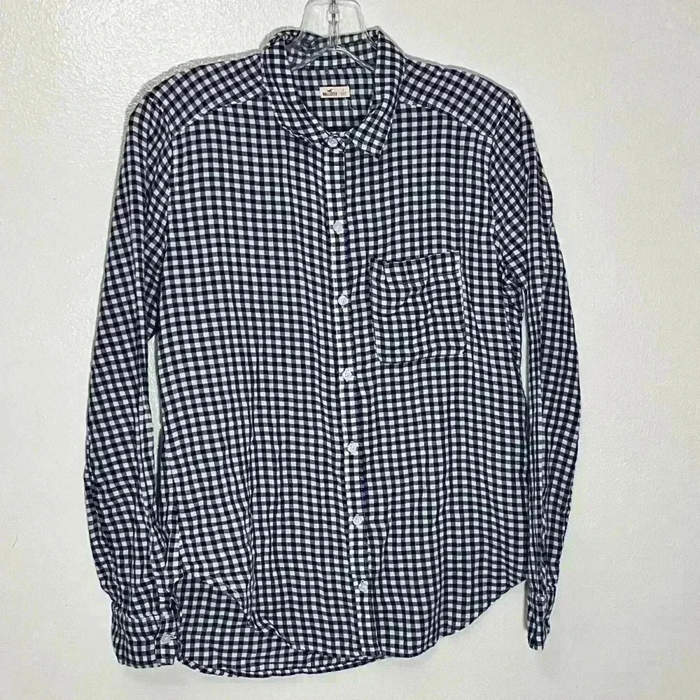 HOLLISTER Navy and off white top | size small